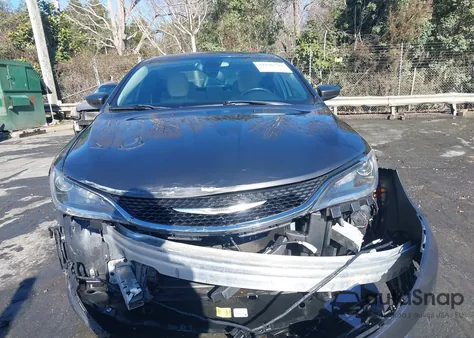 2015 Chrysler 200 Limited z USA, uszkodzony, nr VIN 1C3CCCAB3FN690137